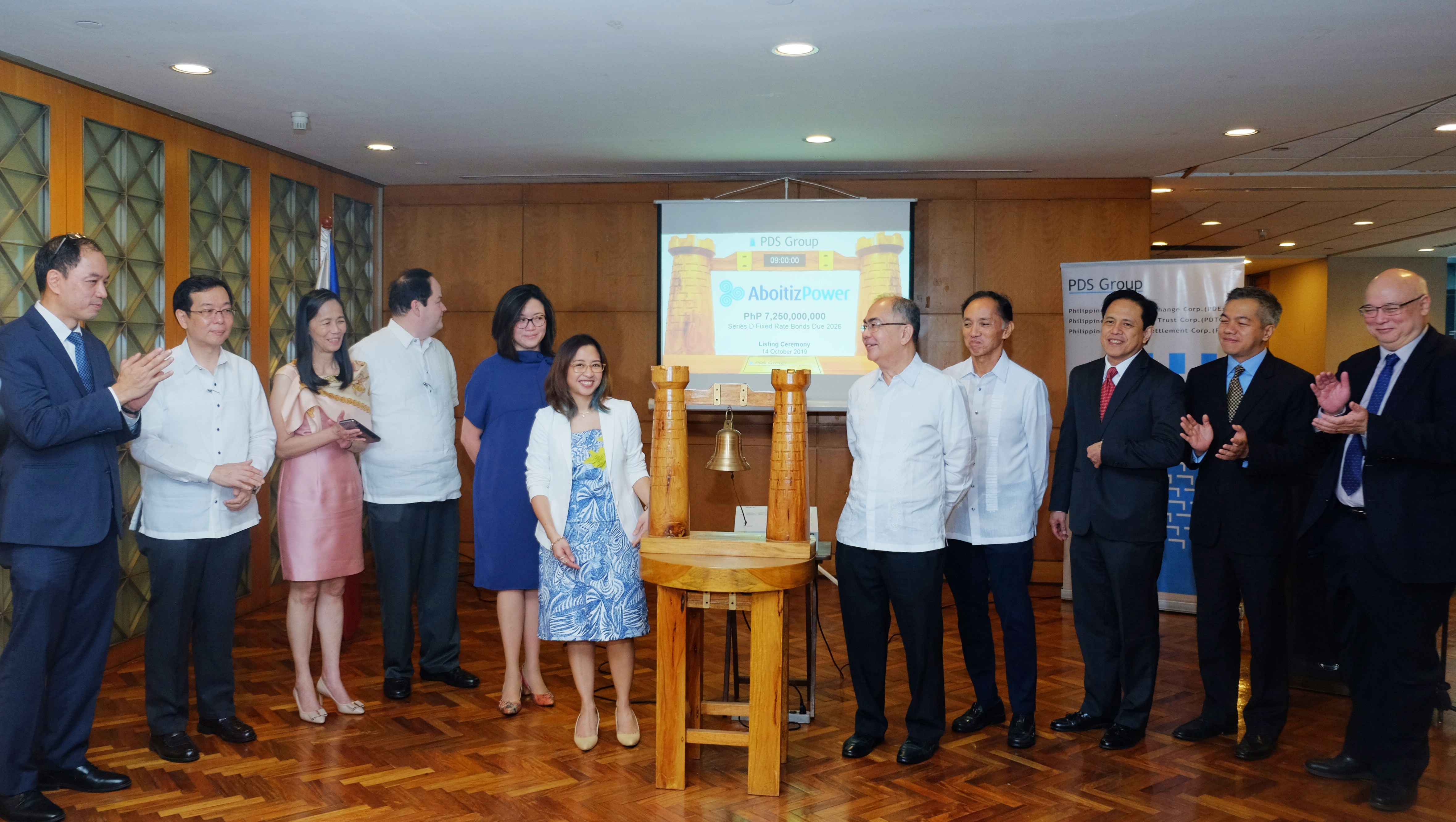 In the photo from left are: PNB Capital and Investment Corporation Vice President Sabino de Leon III, SB Capital Investment Corporation Co-Head & Managing Director Virgilio Chua, PDS Group President Ma. Theresa Ravalo, Aboitiz Equity Ventures, Inc. (AEV) Chief Financial Officer (CFO) Manuel Lozano, AEV First Vice President & Deputy Treasurer Maria Veronica So, Aboitiz Power Corporation CFO Liza Luv Montelibano, AEV Senior Vice President & Group Treasurer Gabriel Manalac, BDO Capital & Investment Corporation President Eduardo Francisco, First Metro Investment Corporation President Rabboni Francis Arjonillo, China Bank Capital Corporation President Ryan Martin Tapia, Philippine Dealing & Exchange Corp. President & Chief Operating Officer Antonino Nakpil